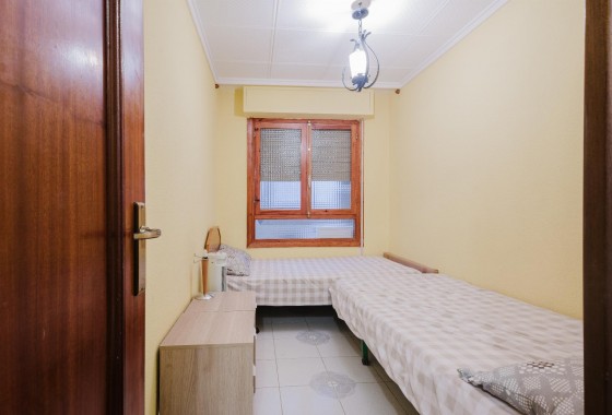 Resale - Apartment / flat - Torrevieja - Playa del Acequión