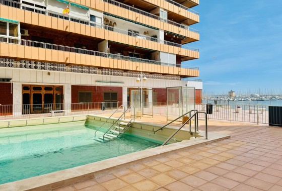 Resale - Apartment / flat - Torrevieja - Playa del Acequión