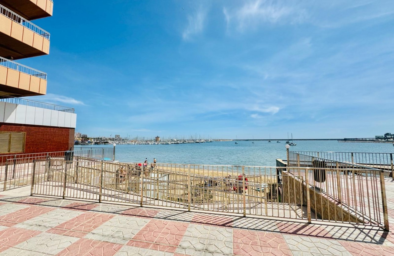 Resale - Apartment / flat - Torrevieja - Playa del Acequión