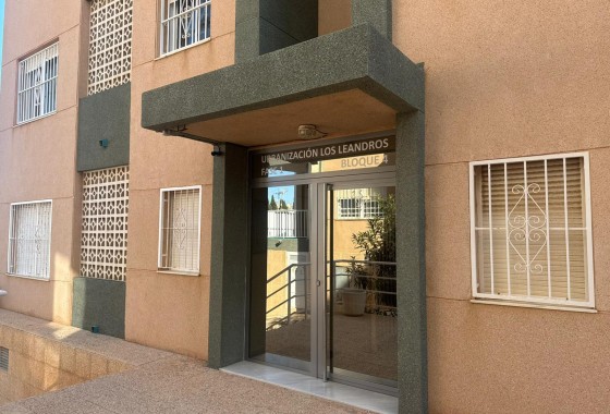 Resale - Apartment / flat - Torrevieja - LA MATA