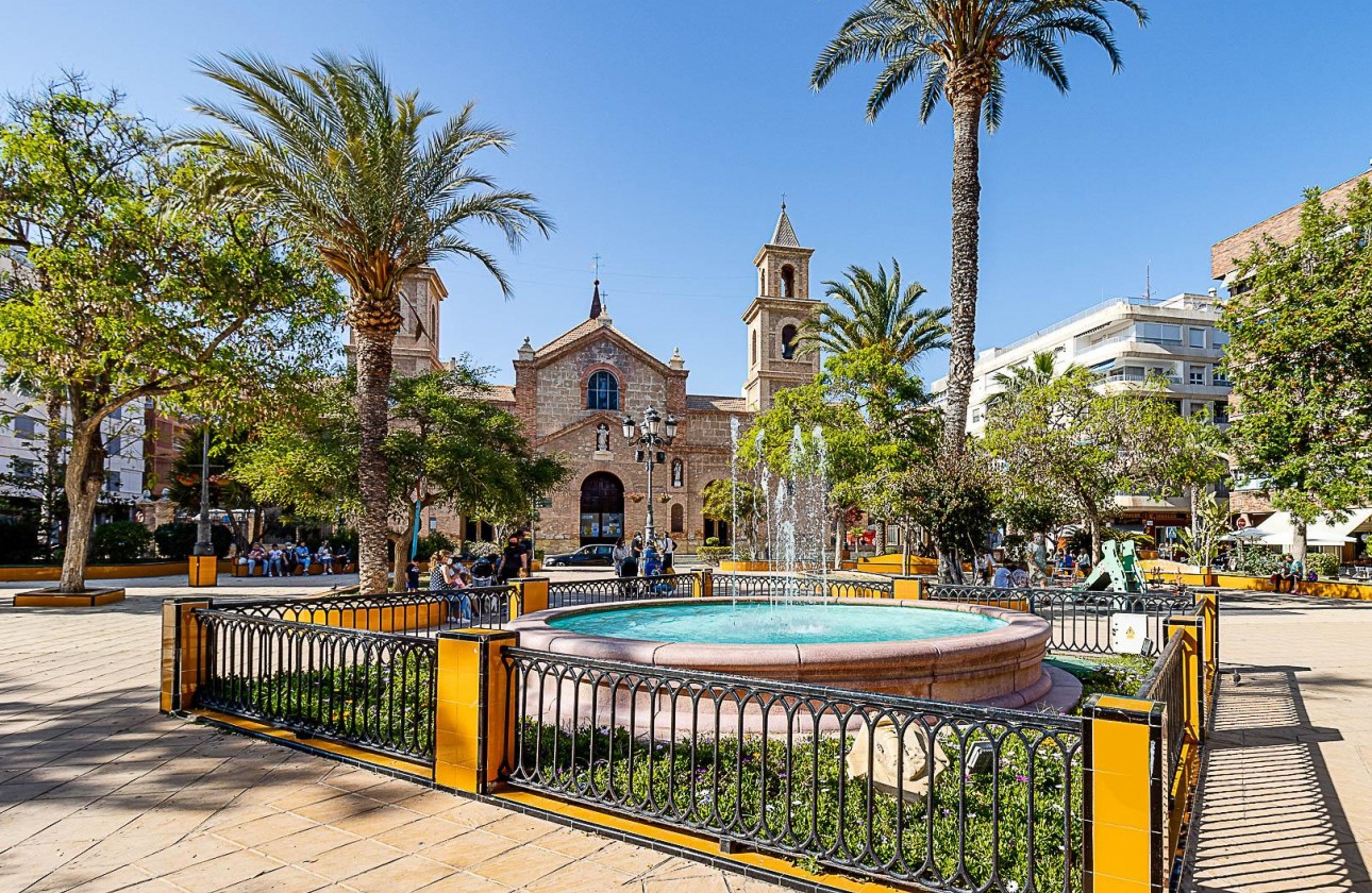 Resale - Apartment / flat - Torrevieja - PARQUE DE LAS NACIONES