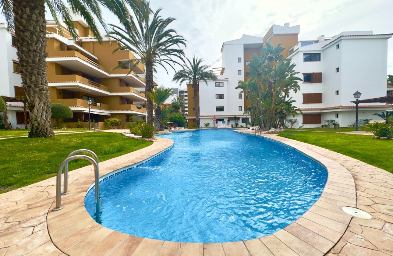 Revente - Appartement - Torrevieja - Punta prima
