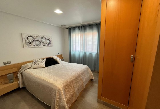 Resale - Apartment / flat - Torrevieja - La Mata pueblo
