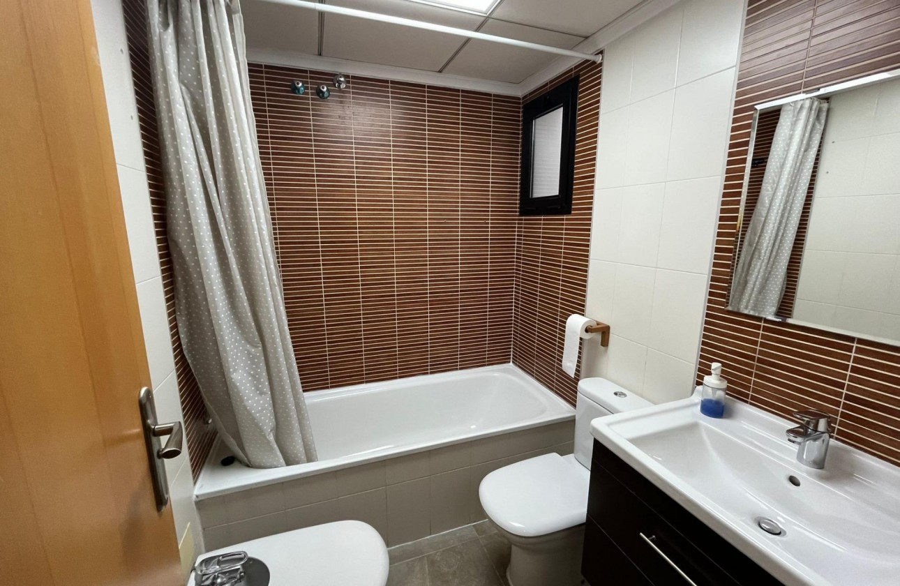 Resale - Apartment / flat - Torrevieja - La Mata pueblo