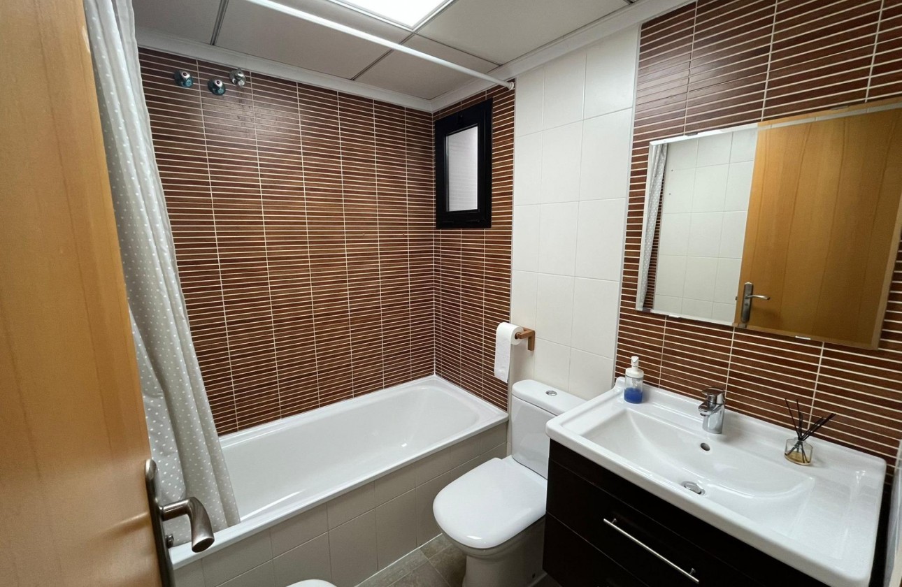 Resale - Apartment / flat - Torrevieja - La Mata pueblo