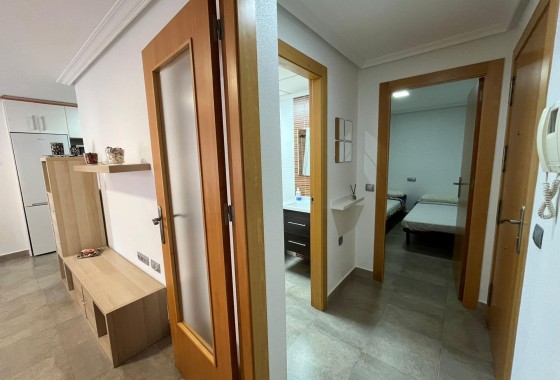 Resale - Apartment / flat - Torrevieja - La Mata pueblo