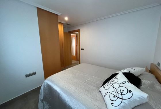 Resale - Apartment / flat - Torrevieja - La Mata pueblo