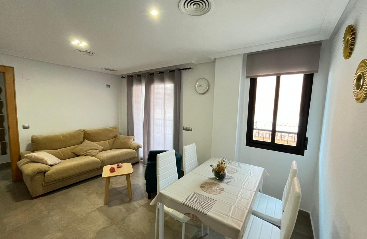 Resale - Apartment / flat - Torrevieja - La Mata pueblo