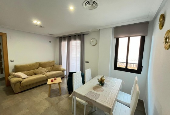 Resale - Apartment / flat - Torrevieja - La Mata pueblo