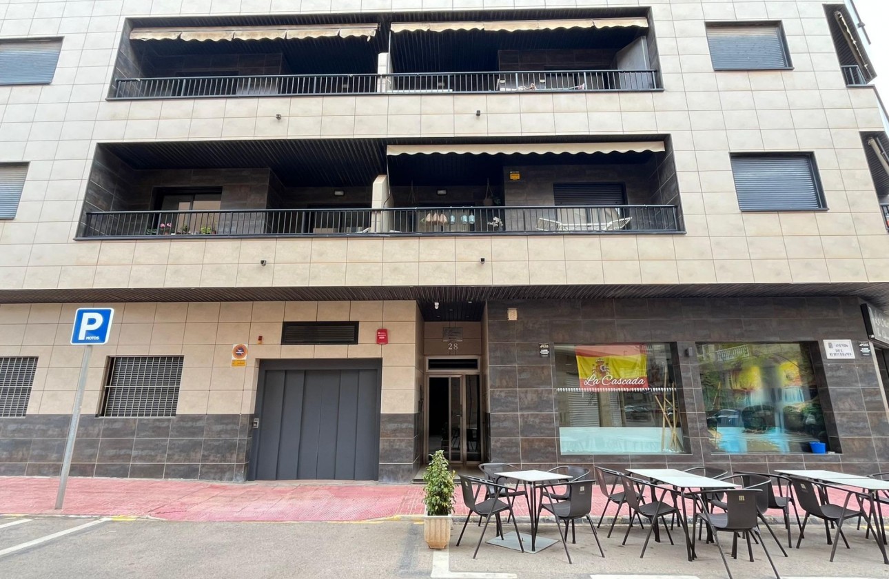 Resale - Apartment / flat - Torrevieja - La Mata pueblo