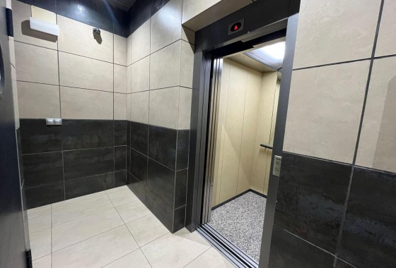 Resale - Apartment / flat - Torrevieja - La Mata pueblo