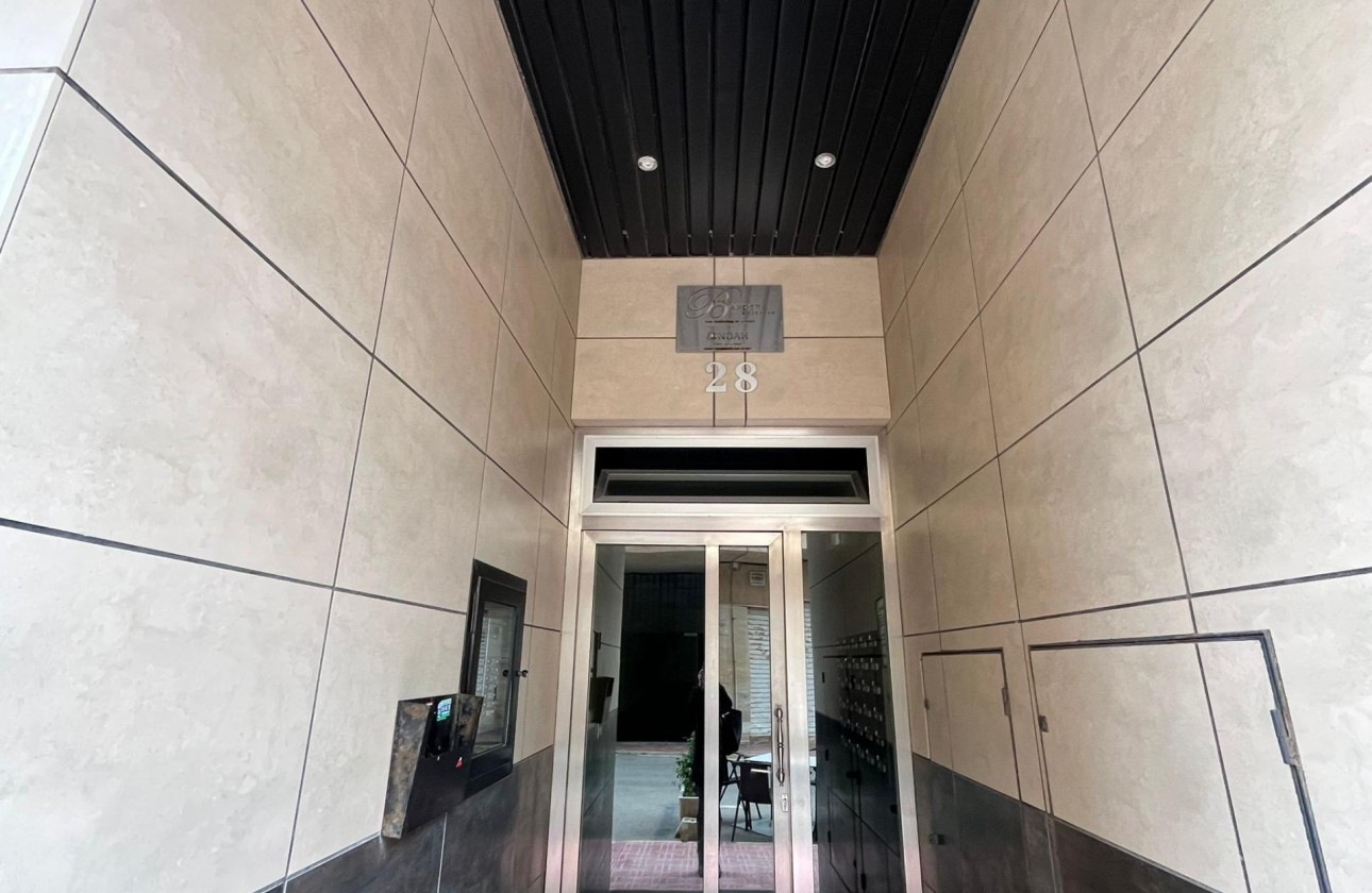 Resale - Apartment / flat - Torrevieja - La Mata pueblo