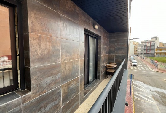 Resale - Apartment / flat - Torrevieja - La Mata pueblo