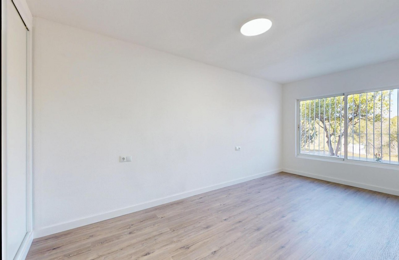 Resale - Bungalow - Orihuela Costa - Villamartín