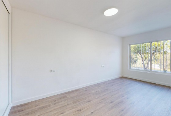 Resale - Bungalow - Orihuela Costa - Villamartín