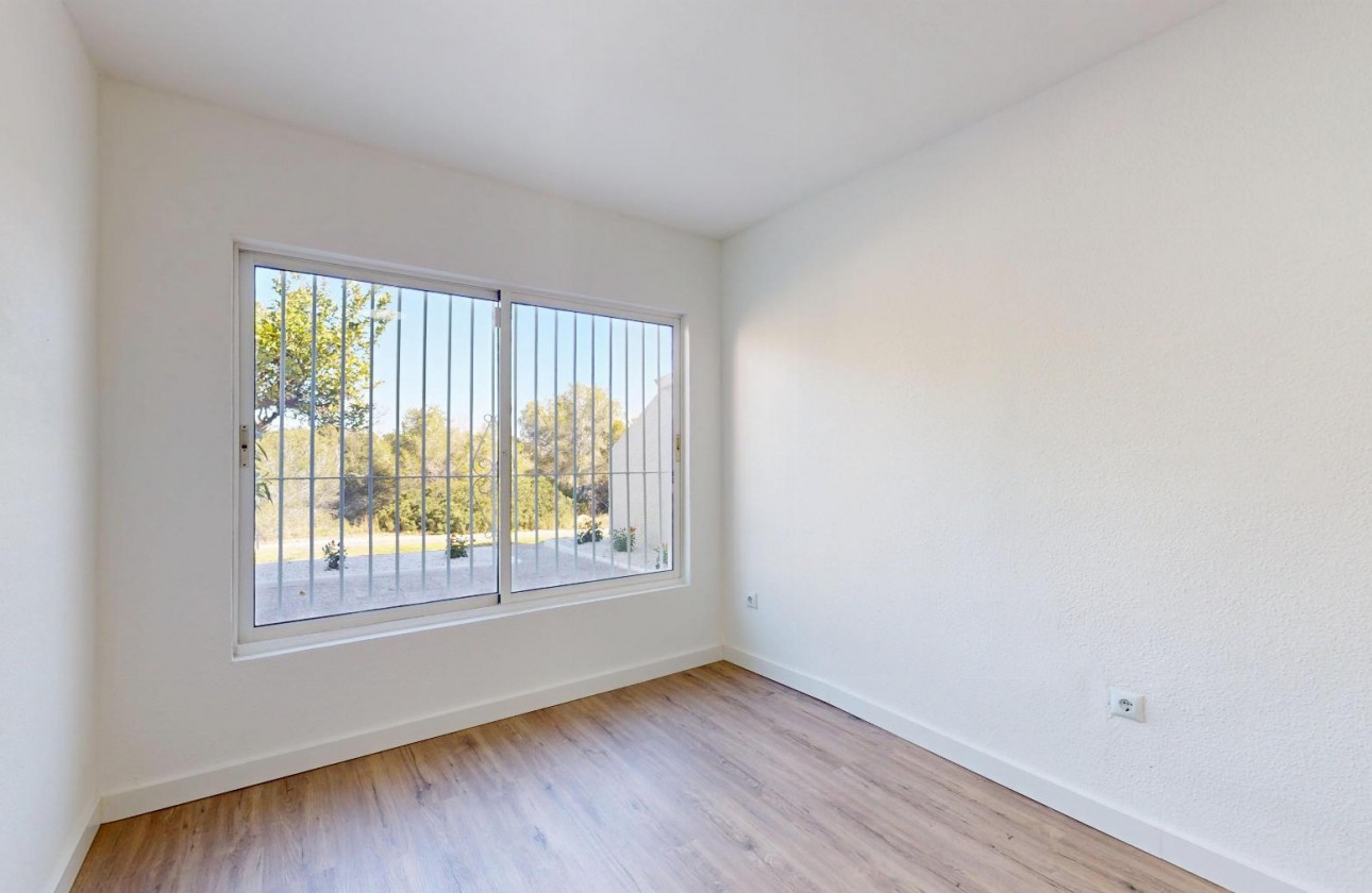 Resale - Bungalow - Orihuela Costa - Villamartín