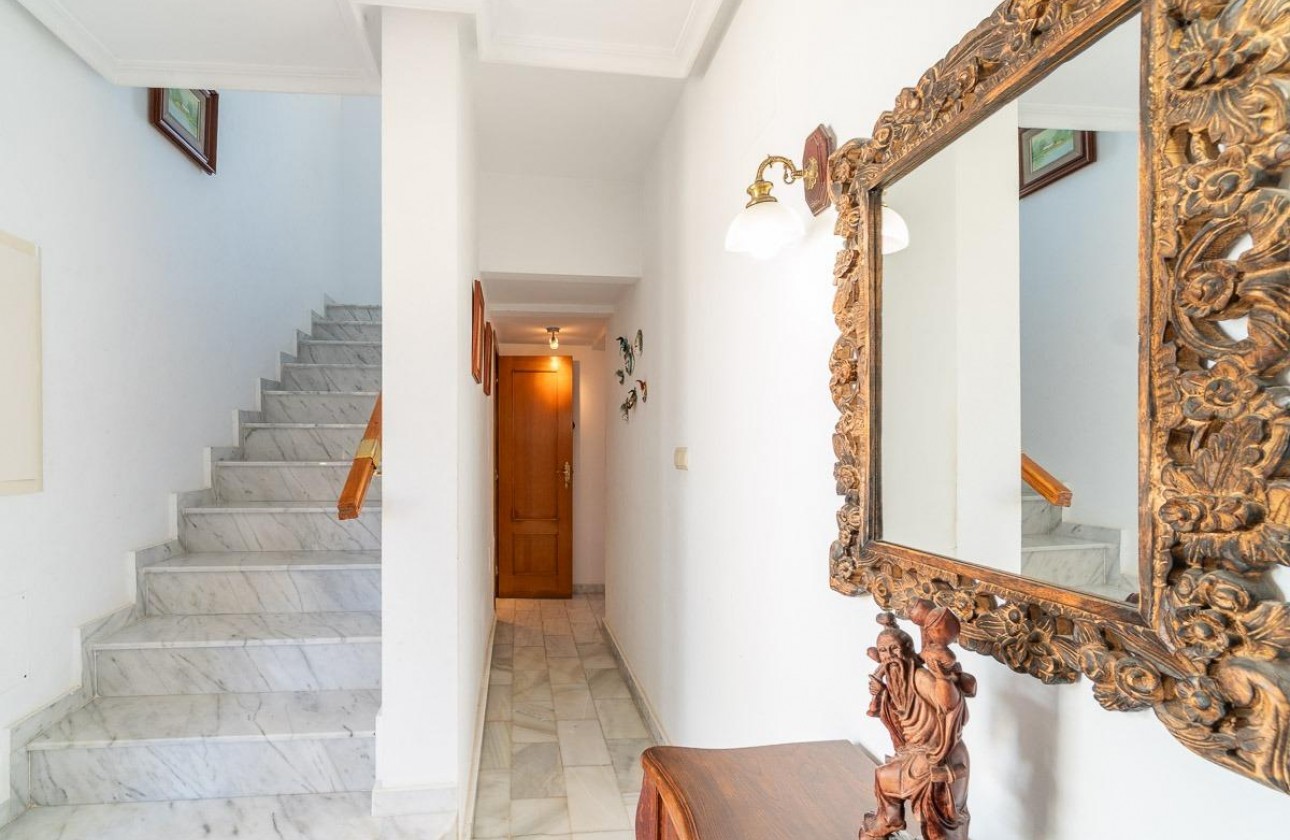 Resale - Villa - Torrevieja - Cala de cabo cervera