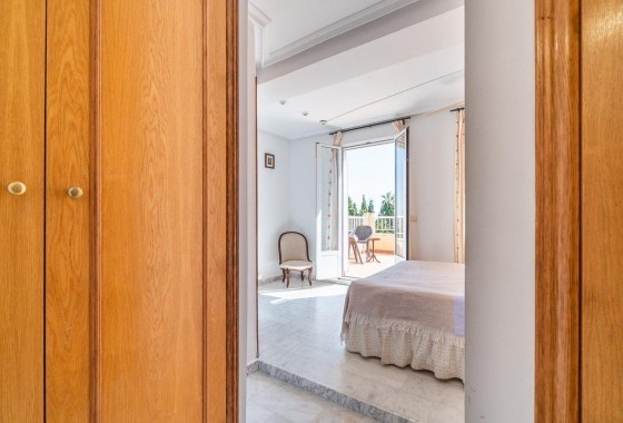 Resale - Villa - Torrevieja - Cala de cabo cervera