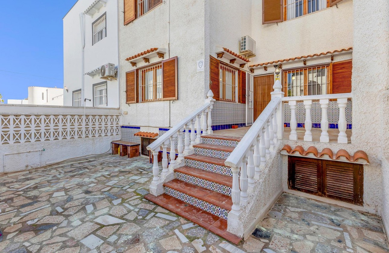 Resale - Villa - Torrevieja - Calas blanca