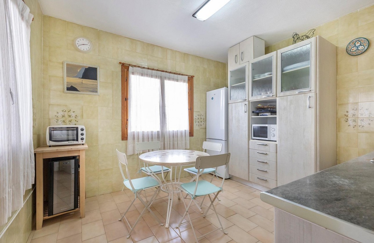 Resale - Villa - Torrevieja - Calas blanca