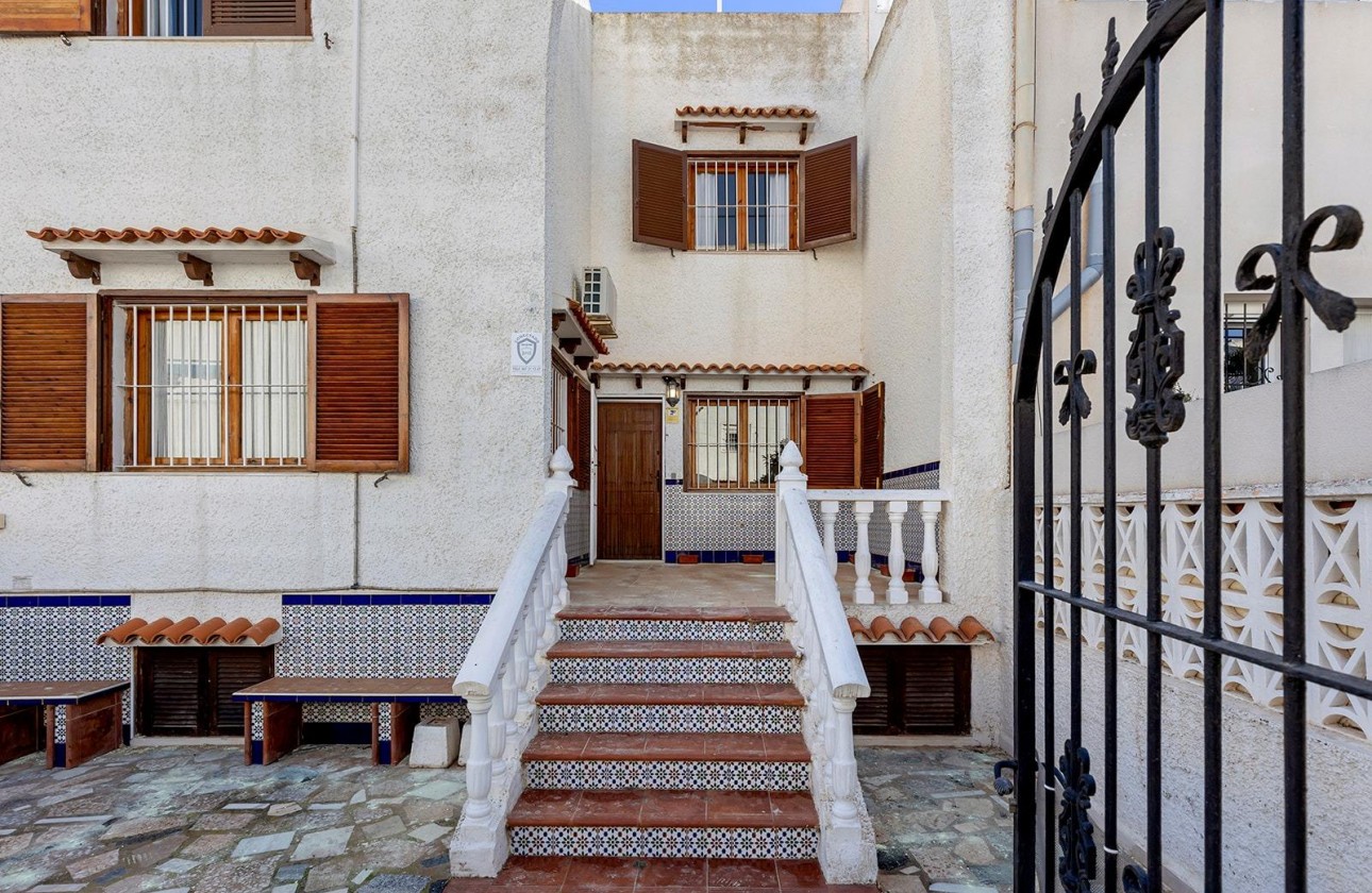 Resale - Villa - Torrevieja - Calas blanca
