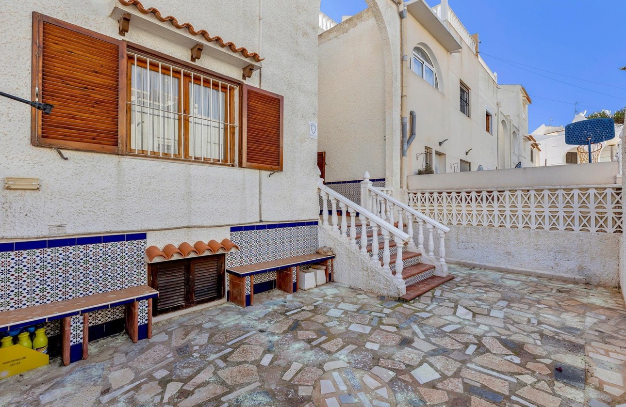Resale - Villa - Torrevieja - Calas blanca
