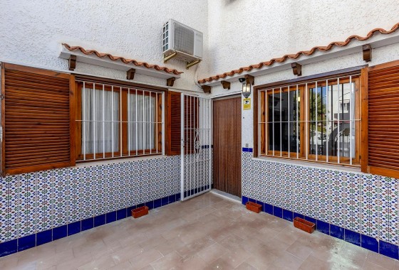 Resale - Villa - Torrevieja - Calas blanca