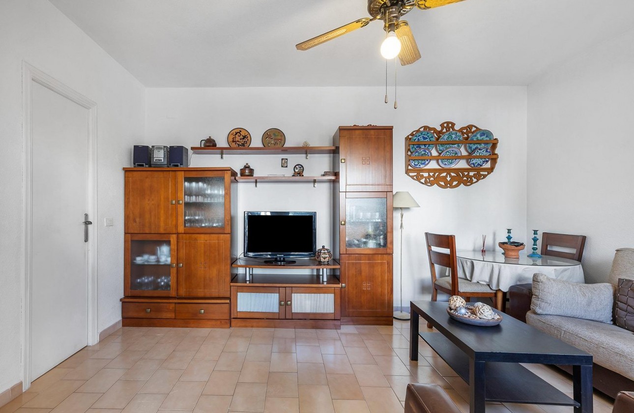 Resale - Villa - Torrevieja - Calas blanca