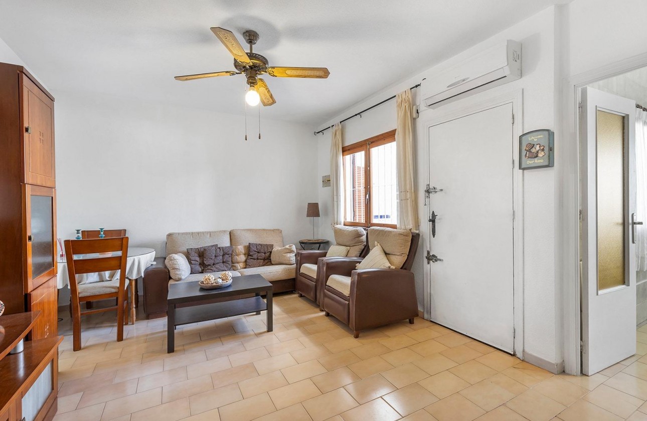 Resale - Villa - Torrevieja - Calas blanca