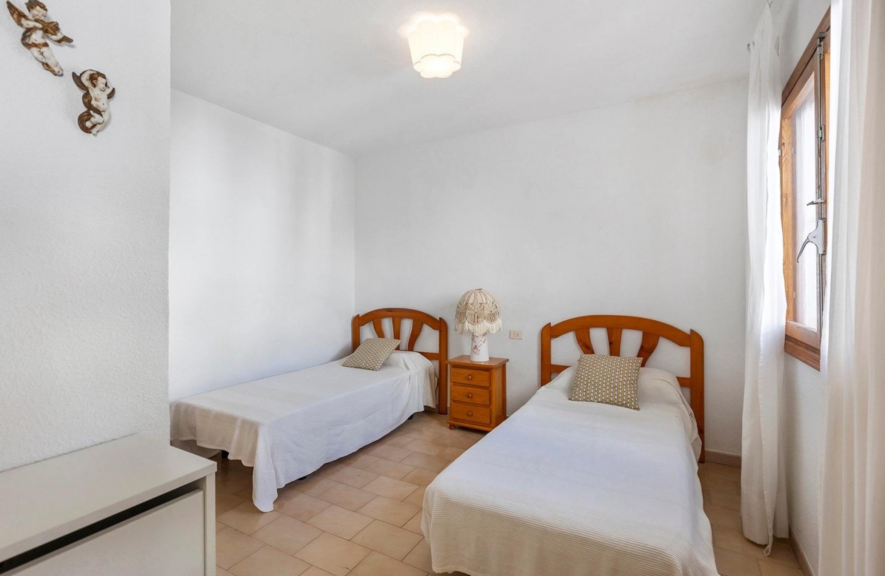 Resale - Villa - Torrevieja - Calas blanca