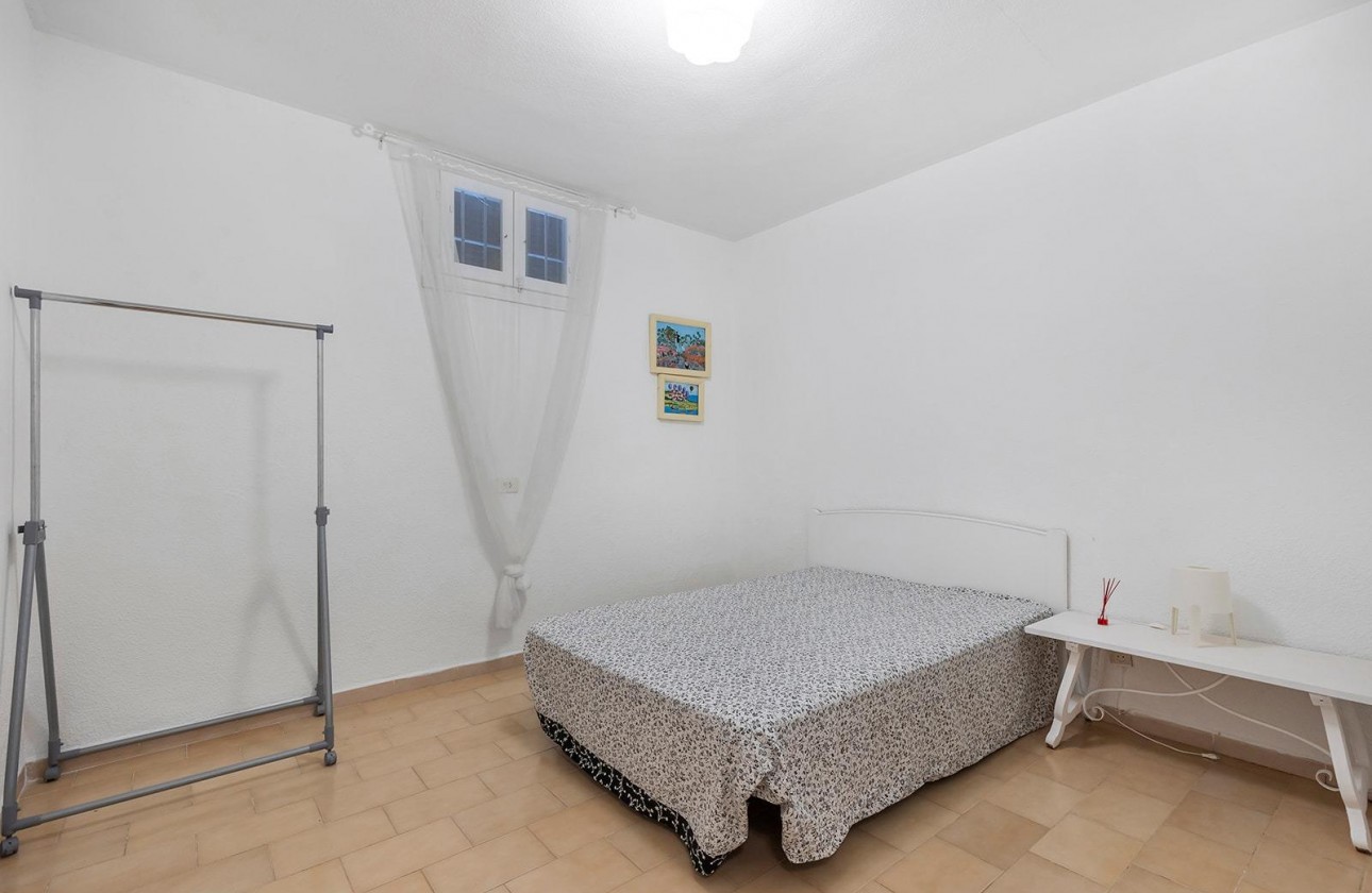 Resale - Villa - Torrevieja - Calas blanca