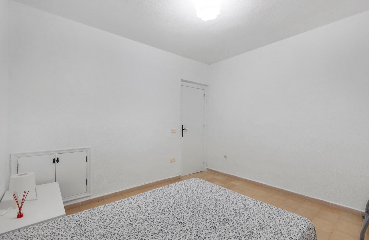 Resale - Villa - Torrevieja - Calas blanca