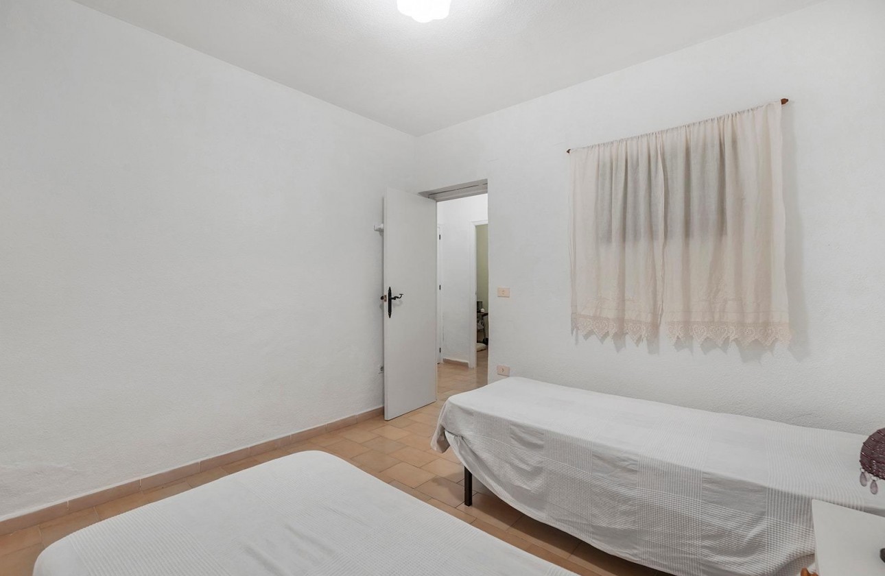 Resale - Villa - Torrevieja - Calas blanca