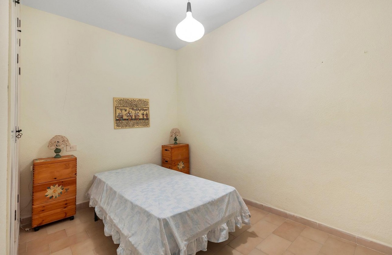 Resale - Villa - Torrevieja - Calas blanca