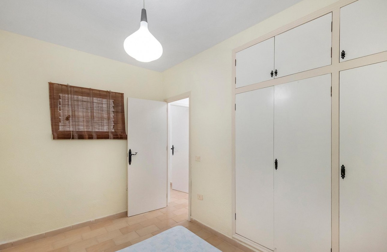 Resale - Villa - Torrevieja - Calas blanca