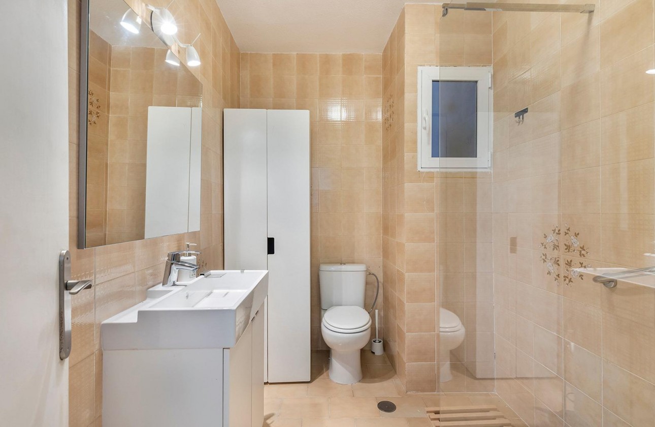 Resale - Villa - Torrevieja - Calas blanca