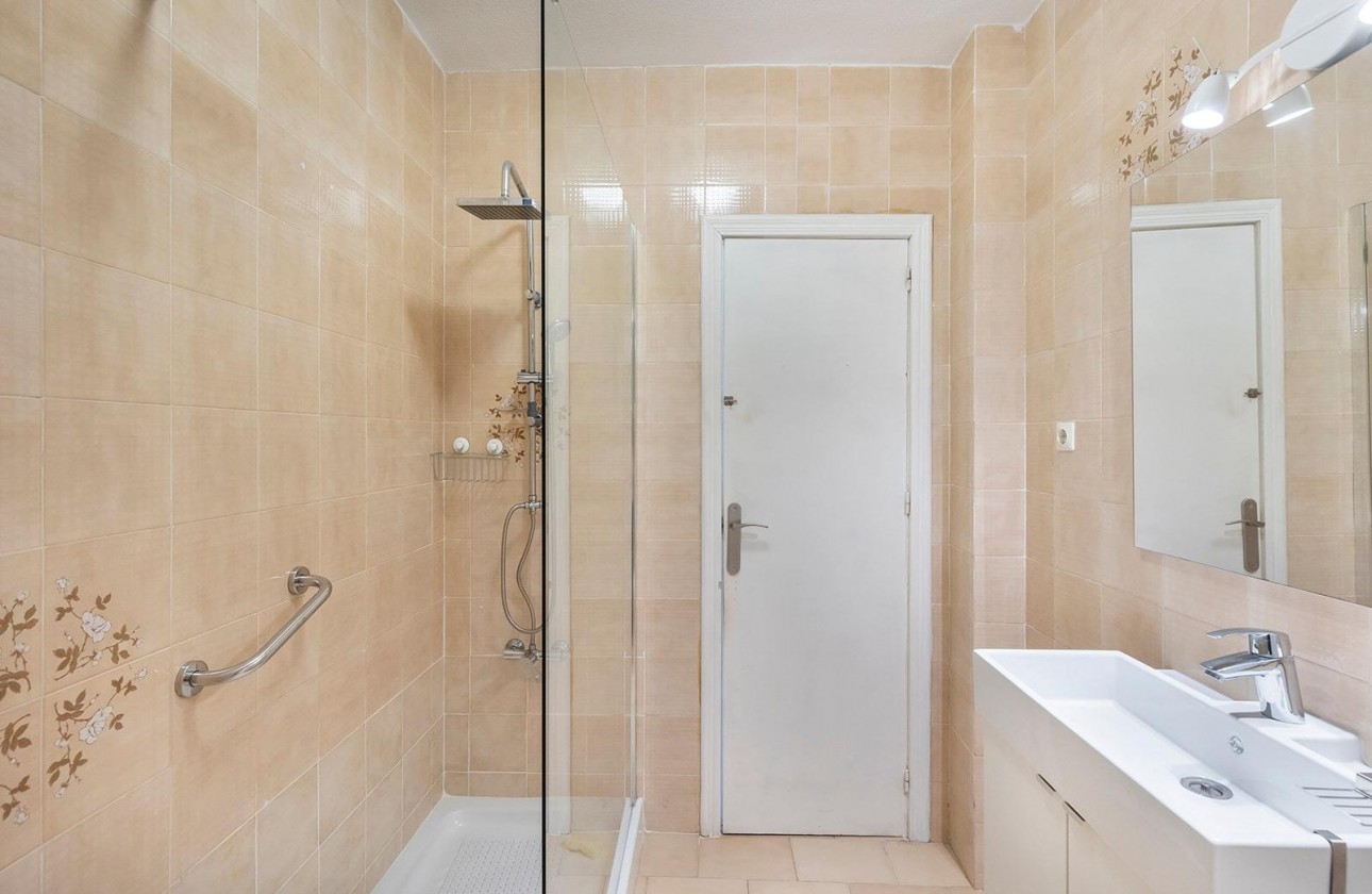 Resale - Villa - Torrevieja - Calas blanca