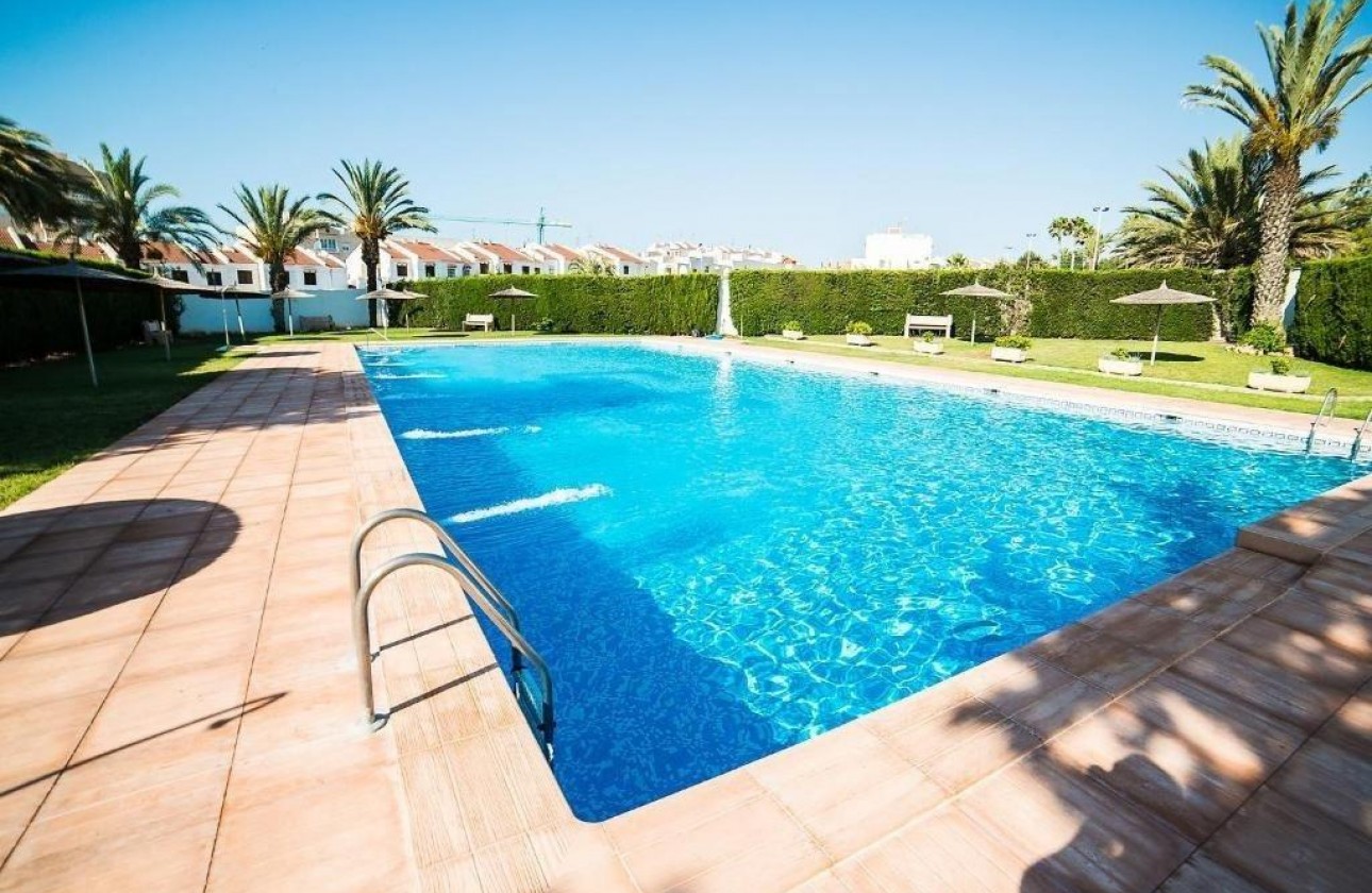 Resale - Villa - Torrevieja - Calas blanca