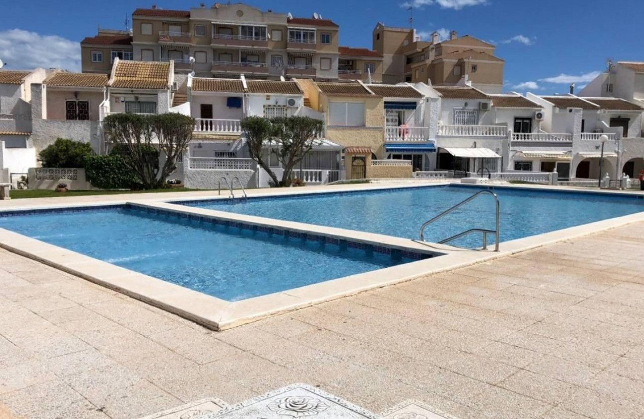 Resale - Villa - Torrevieja - Calas blanca