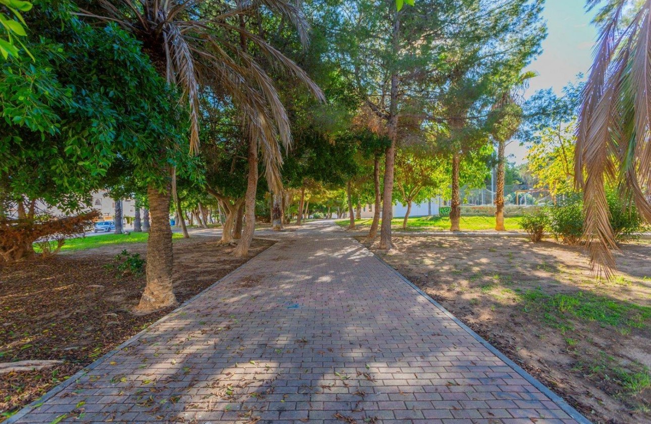 Resale - Villa - Torrevieja - Calas blanca