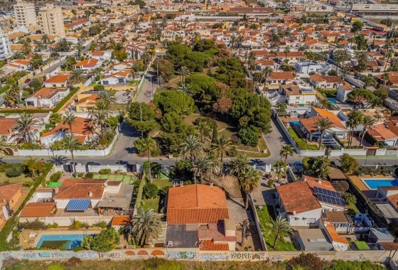 Resale - Villa - Torrevieja - Calas blanca