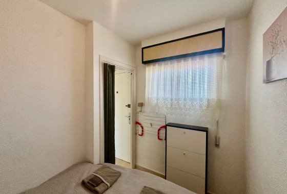 Resale - Apartment / flat - Torrevieja - Cabo cervera