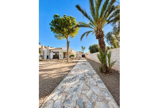 Reventa - Chalet - Torrevieja - Aguas Nuevas