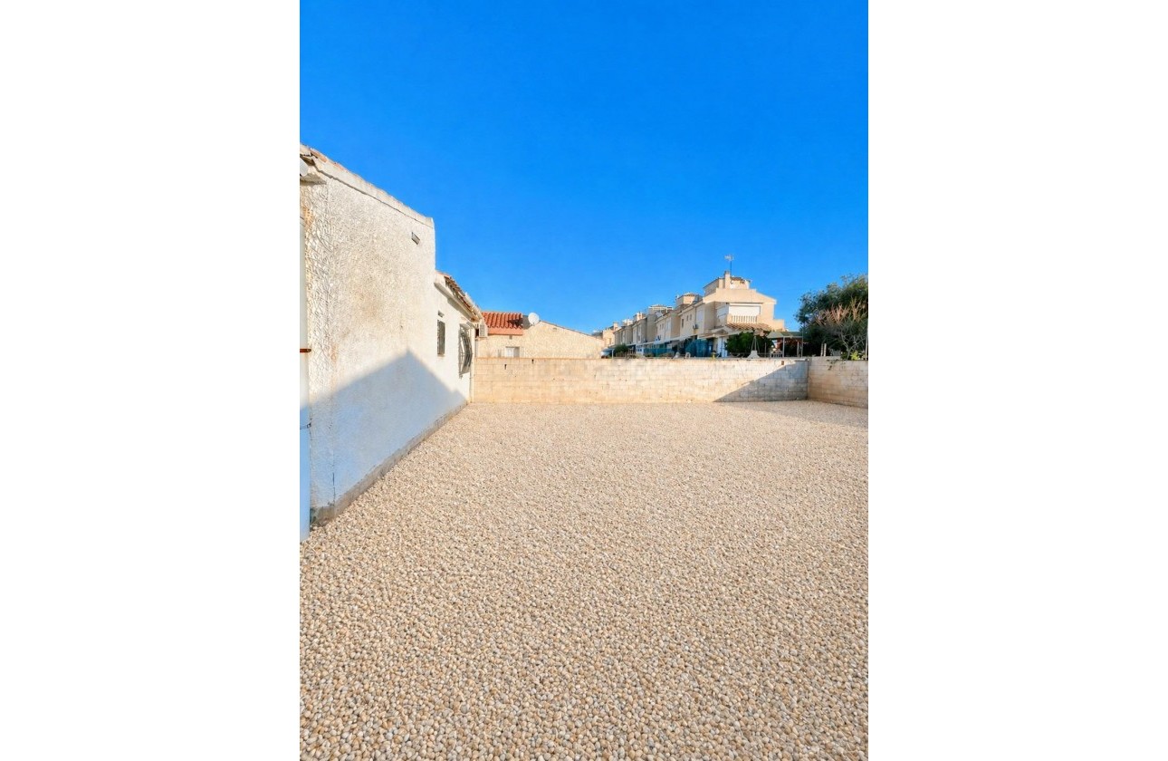 Reventa - Chalet - Torrevieja - Aguas Nuevas