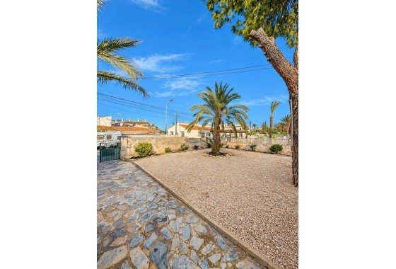Reventa - Chalet - Torrevieja - Aguas Nuevas