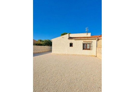 Reventa - Chalet - Torrevieja - Aguas Nuevas