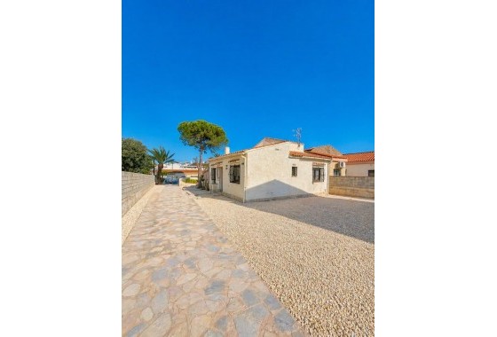 Reventa - Chalet - Torrevieja - Aguas Nuevas