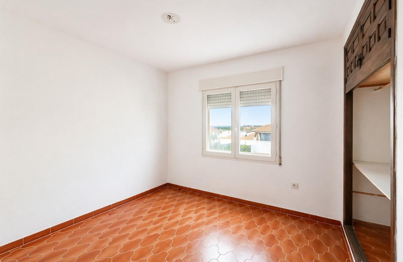 Reventa - Chalet - Torrevieja - Aguas Nuevas