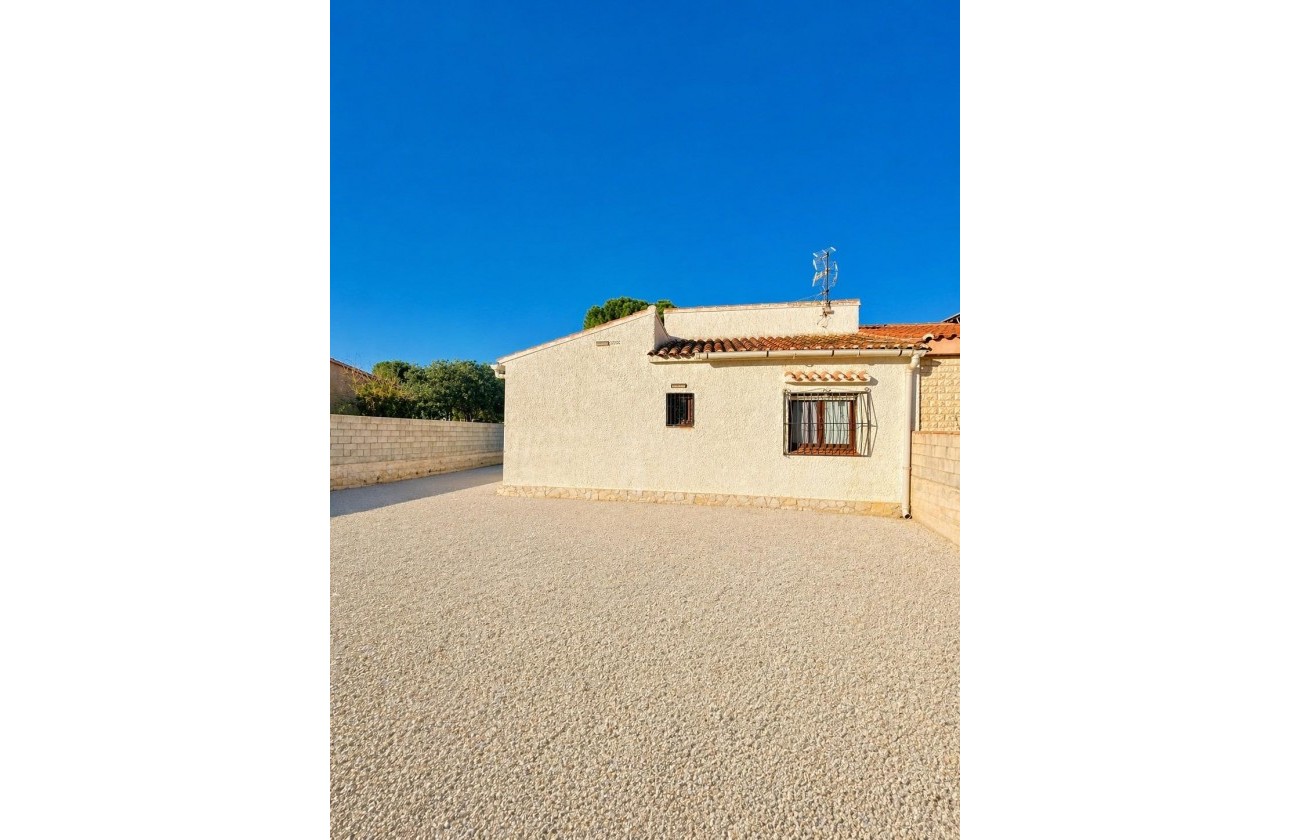Reventa - Chalet - Torrevieja - Aguas Nuevas