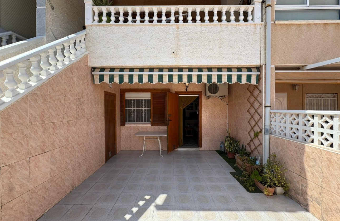 Resale - Bungalow - Torrevieja - Playa de los Naufragos